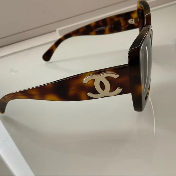 CHANEL | Accessories | Chanel Brown Tortoiseshell Glasses  display picture 1